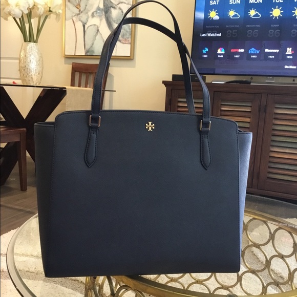 Tory Burch Handbags - TORY BURCH EMERSON LAPTOP TOTE